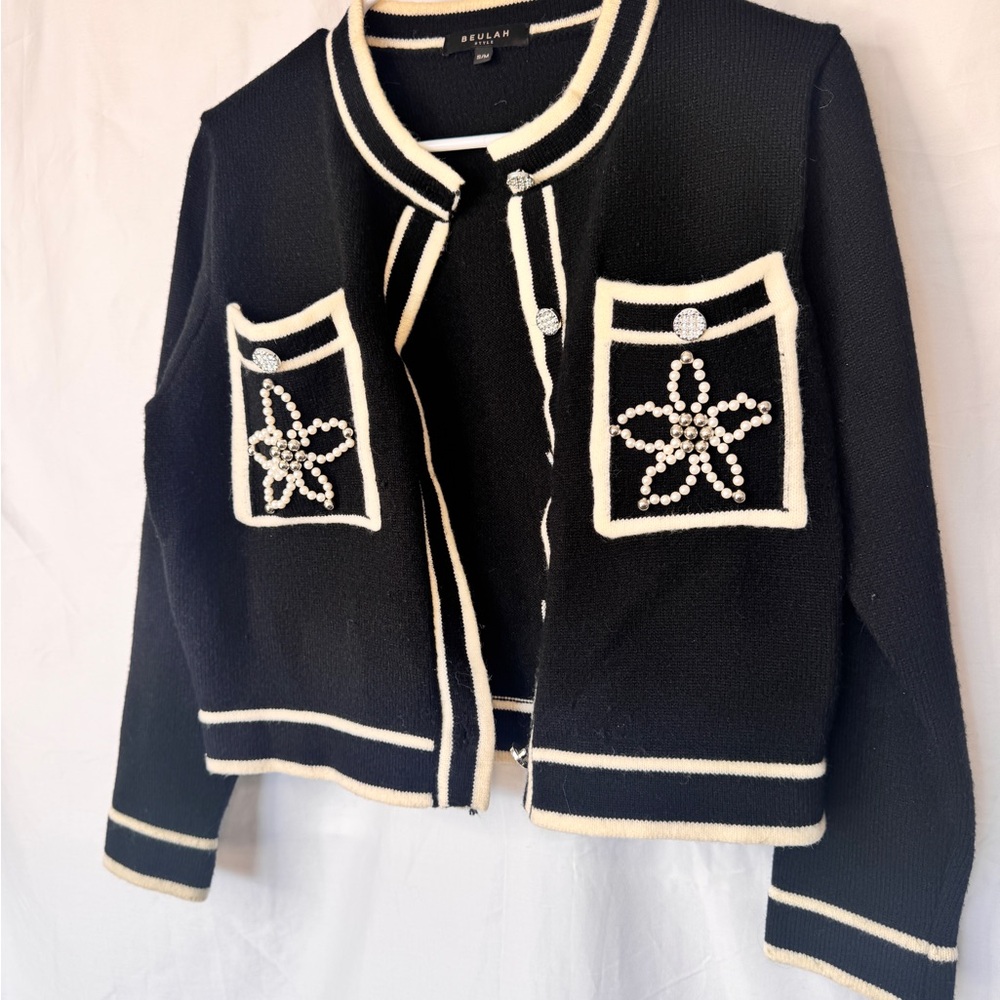 Beulah Black Knit Cardigan with Ivory Trim and Pearl Star Pockets - Picture 4 of 9